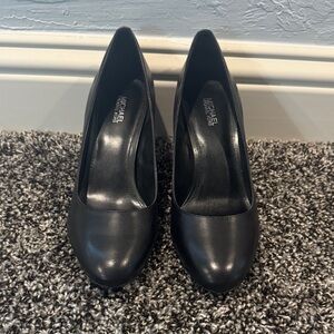 Michael Kors Classic Black Heels. Size 8. Look new